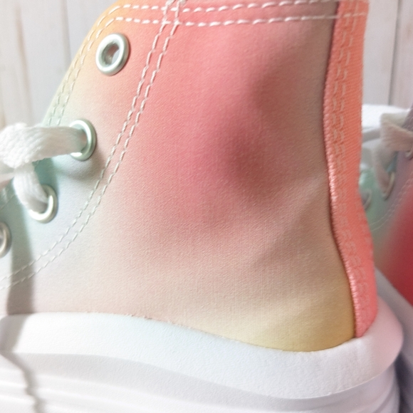 CONVERSE CHUCK TAYLOR ALL STAR MOVE PLATFORM KIDS NIB - Picture 8 of 9